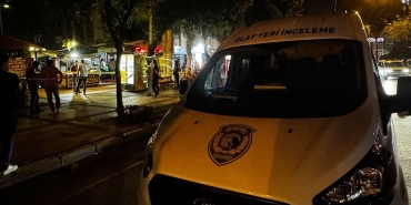 Adana'da bir kişi eski karısını çalıştığı büfede öldürüp intihar girişiminde bulundu