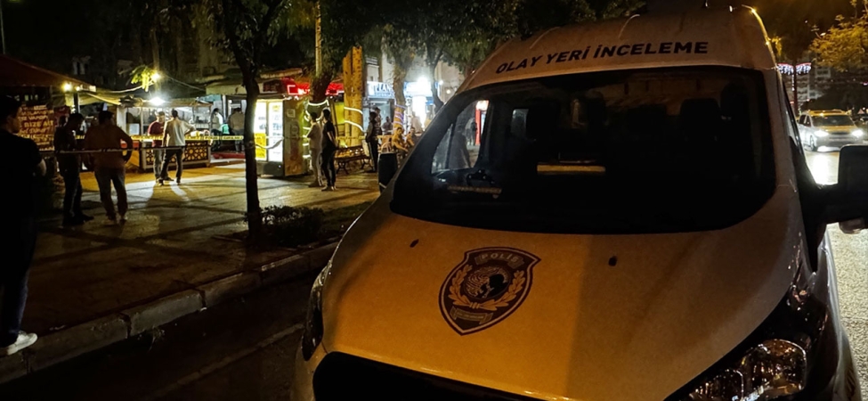 Adana'da bir kişi eski karısını çalıştığı büfede öldürüp intihar girişiminde bulundu