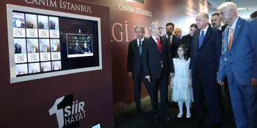 Cumhurbaşkanı Erdoğan, 'Bir Şiir Bir Hayat Canım İstanbul' sergisini gezdi