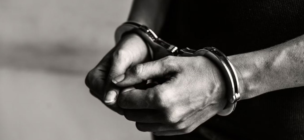 Şişli'deki etkinlikte 'Cumhurbaşkanı'na hakaret ettikleri' gerekçesiyle 2 şüpheli gözaltına alındı