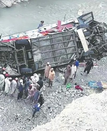 pakistan-da-otobus-kazasi-4-olu-26-yarali-1982743